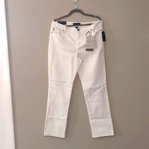 White Bandolino jean